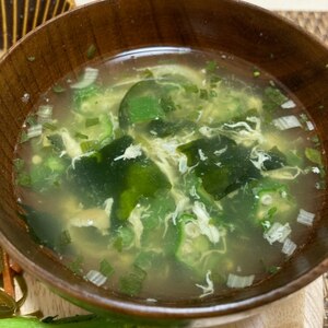 野菜の茹で汁でコンソメスープ